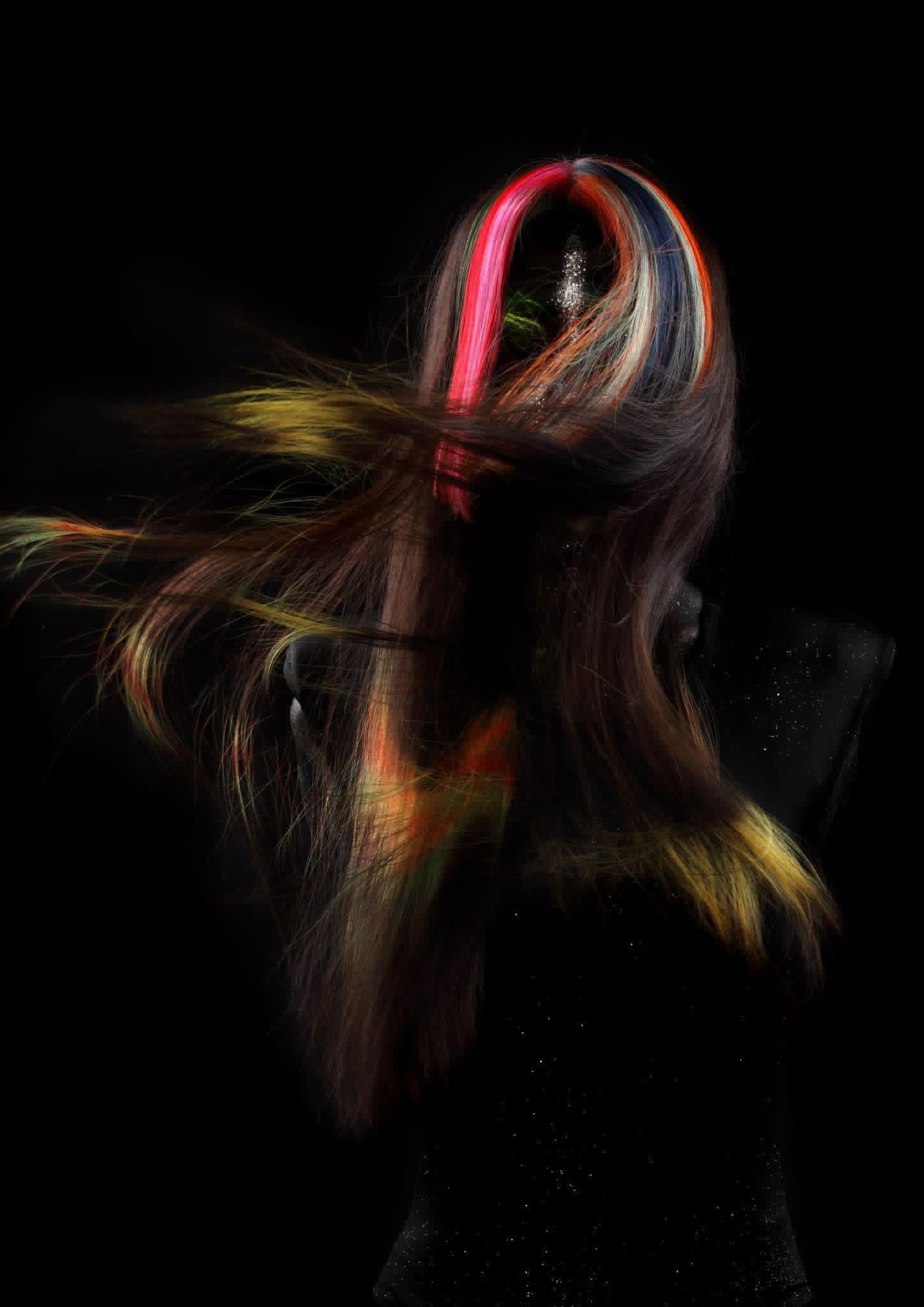 彩色髮束構成的 HAIRNOISE 造型作品
